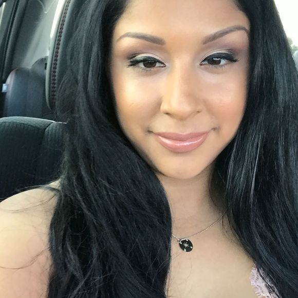 Meet your Posher, April - Picture 1 of 1